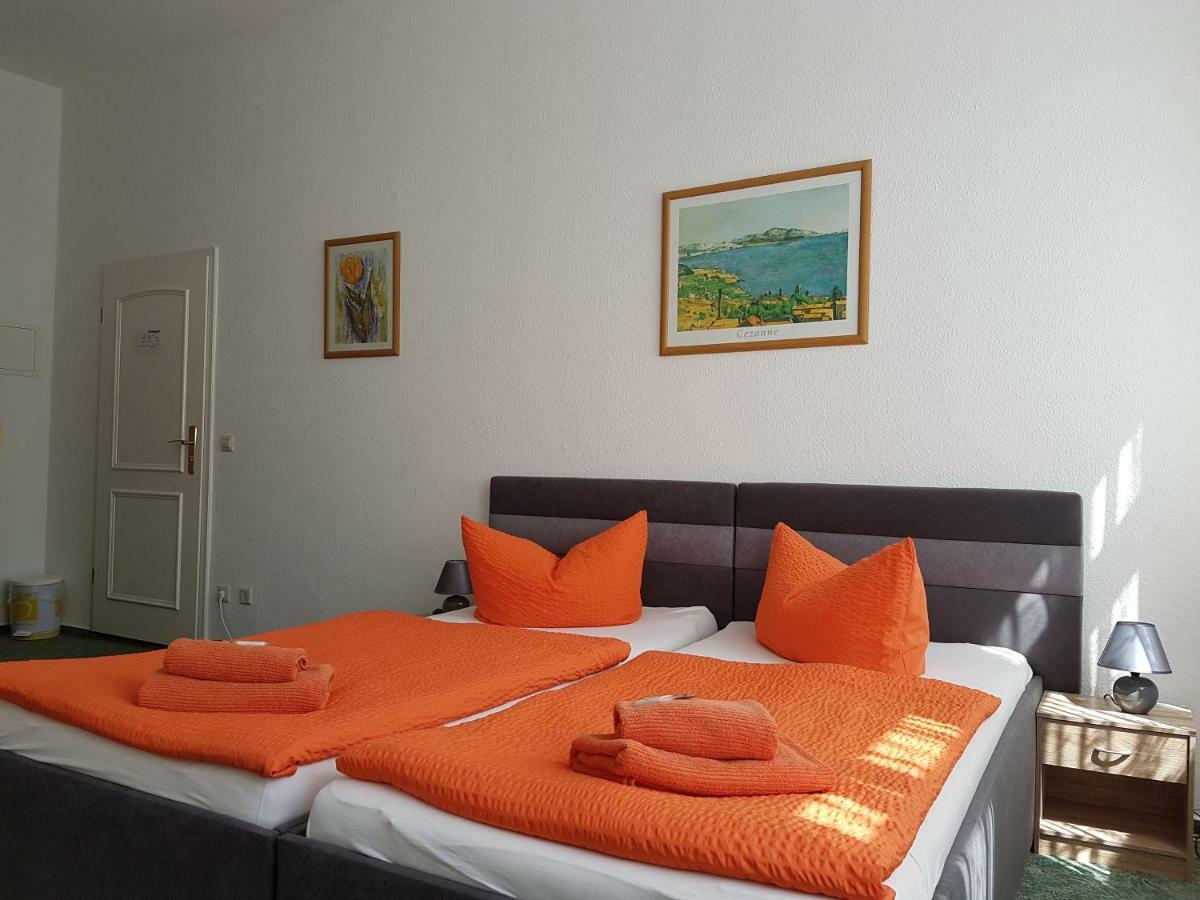 Pension Zum Birnbaum Brandenburg  Bagian luar foto